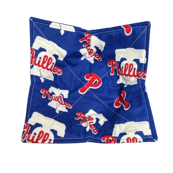 Hand Crafted Bowl Cozy Bowl Holder Microwavable  Cotton Padded Phillies - Picture 1 of 10